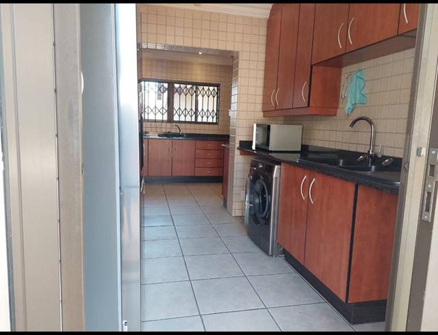 5 BEDROOM PROPERTY TO RENT IN VORNA VALLEY